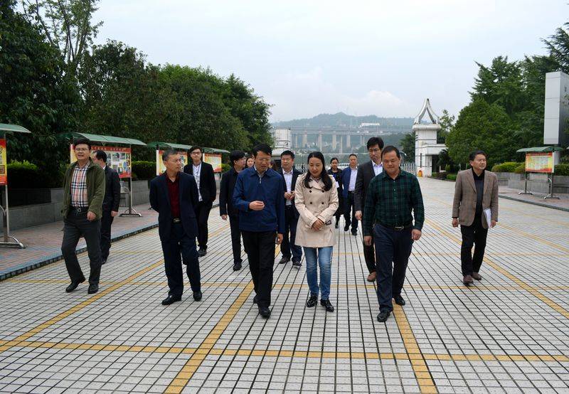 西华师范大学党委书记王安平一行莅临苍溪中学检查教育实习工作