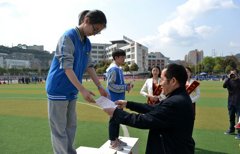 苍溪中学2016年体育周暨第三十三届田径运动会开幕