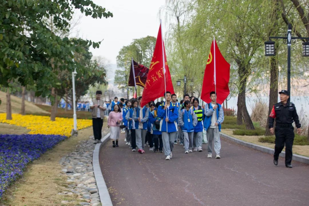 苍溪中学校服图片图片