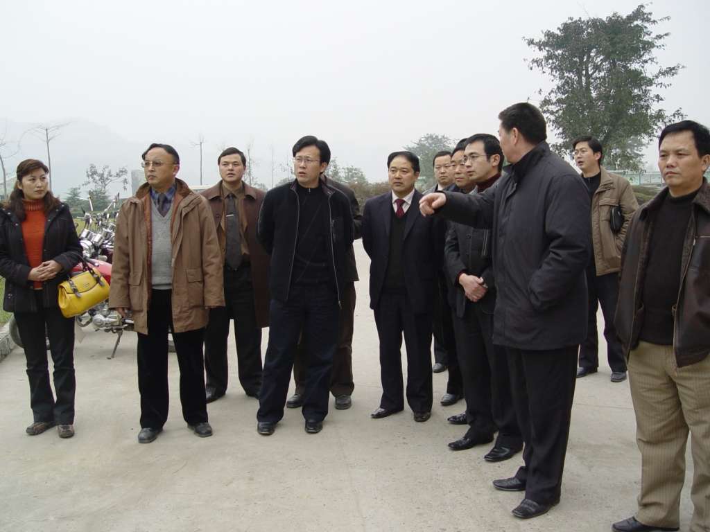 邹瑾书记到我校现场办公